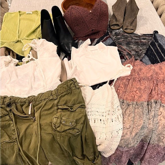 Free People and other brand grab bag. - Picture 2 of 7